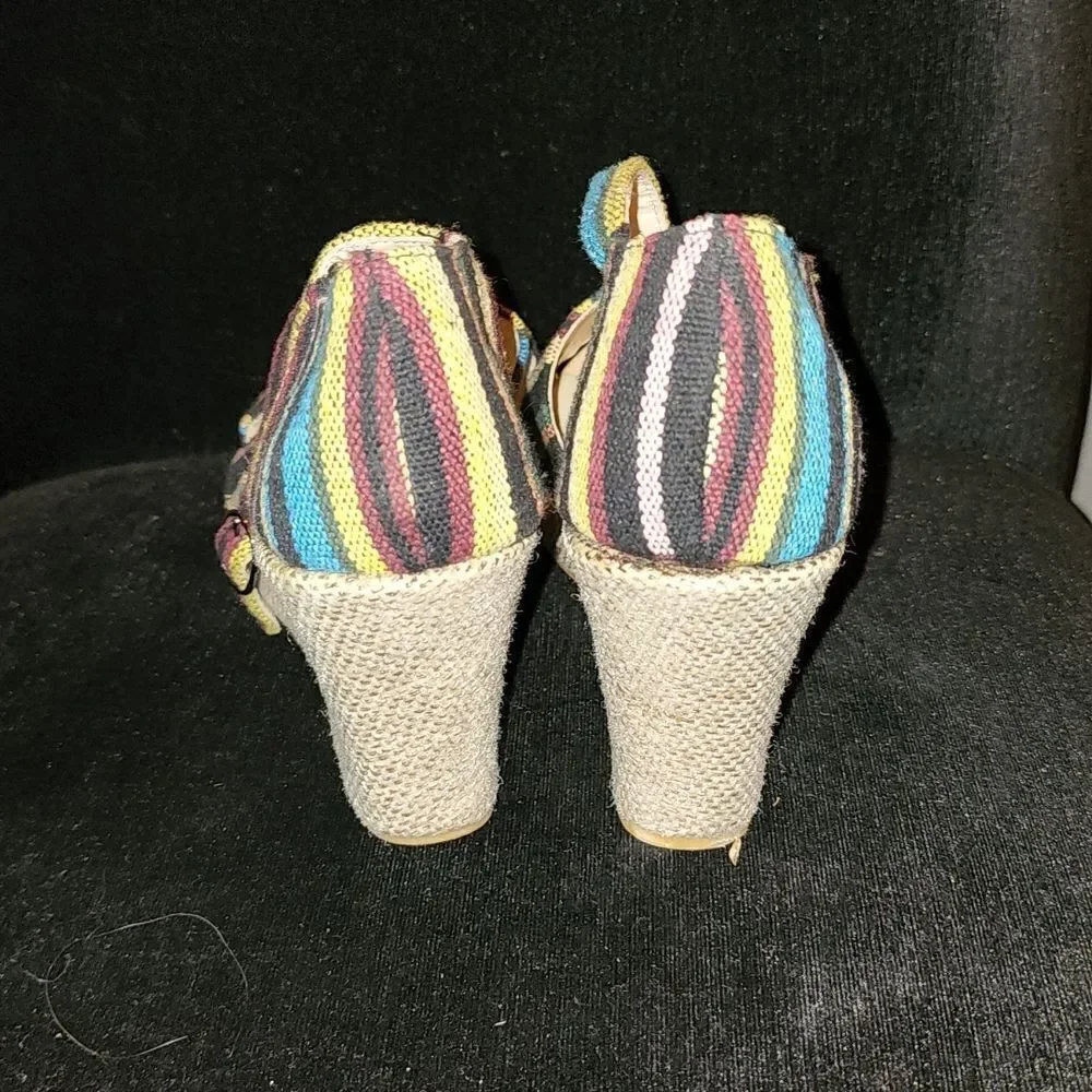 Multicolored Wedge